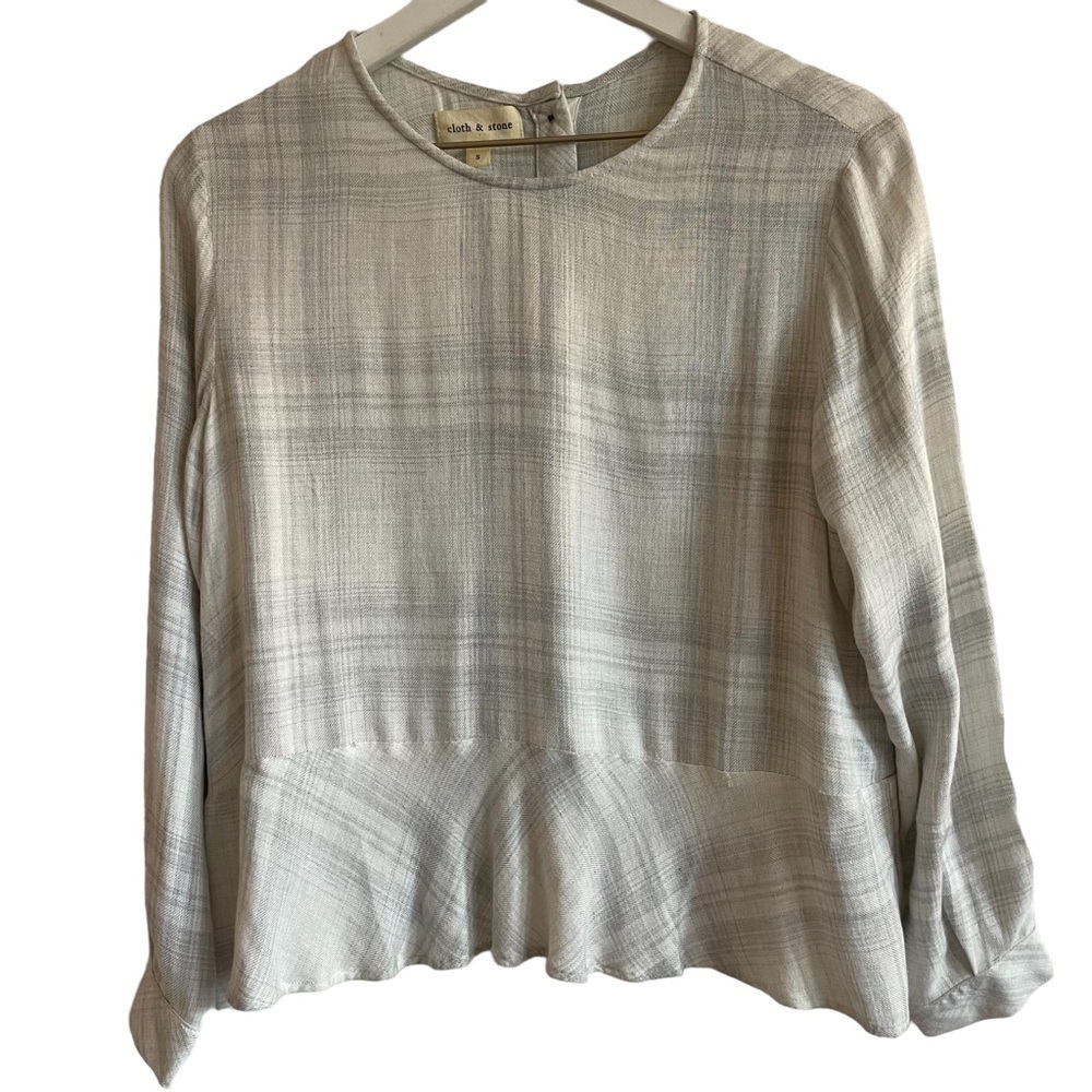 Cloth & Stone Butter Soft Gray Plaid Peplum Button Back Top, Size S